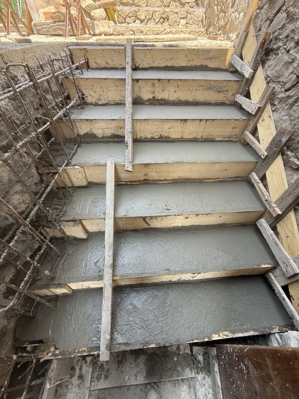 Scala in cemento in costruzione